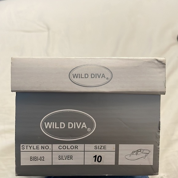 Slightly worn silver sandals with hanging diamonds - Picture 3 of 3